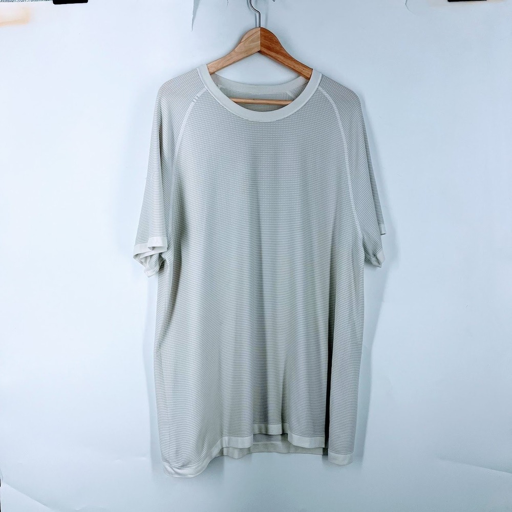 Lululemon Metal Vent Tech Short Sleeve Shirt Mens Grey White Striped XL